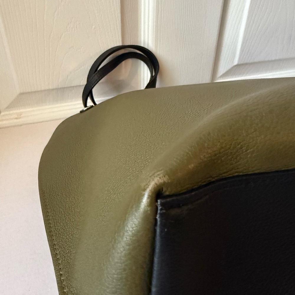 Louis Vuitton Lockme Go Tote Khaki Olive Noir pebbled Leather - Picture 8 of 16